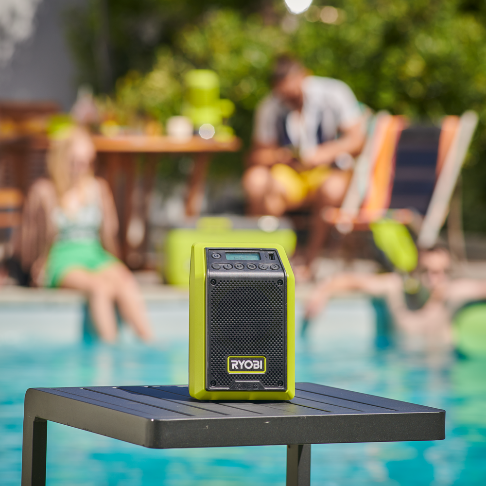 Radio ryobi one+ hot sale