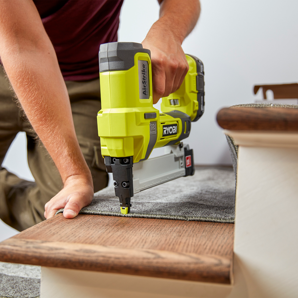 Ryobi one+ 18v cordless crown online stapler