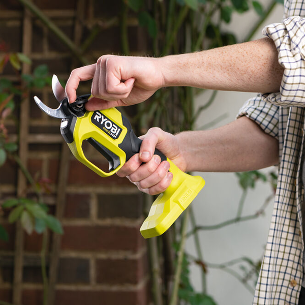 18V ONE+ HP™ BRUSHLESS PRUNING SECATEURS TOOL ONLY