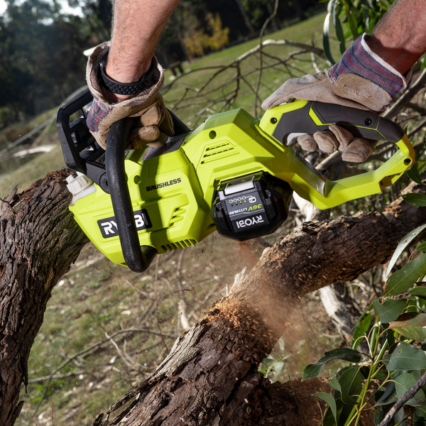 36V 4.0Ah 35cm Brushless Chainsaw Kit | Ryobi Tools